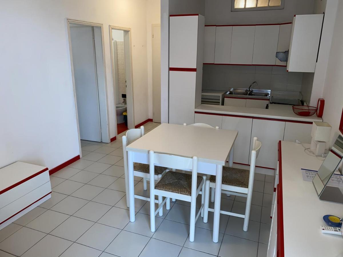 Residence Cristallo - Sabbiadoro Lignano Sabbiadoro Eksteriør billede