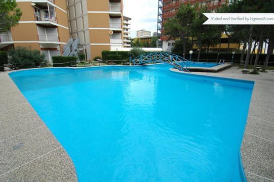 Residence Cristallo - Sabbiadoro Lignano Sabbiadoro Eksteriør billede
